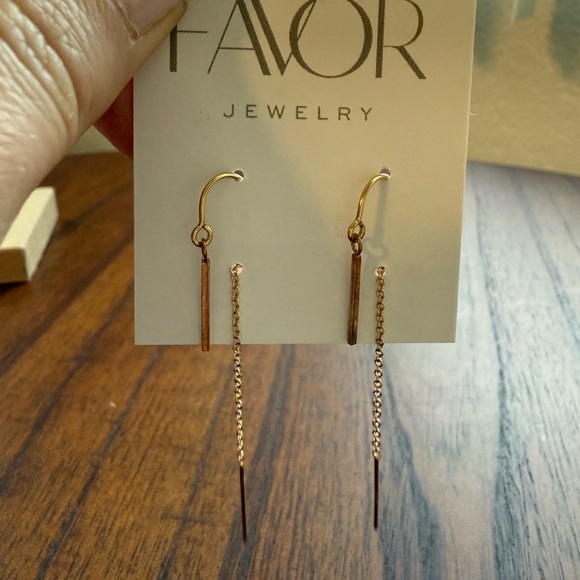 14K Gold Fill Threader Earrings from Favor Jewelry Dainty Feminine NWT - Picture 4 of 6